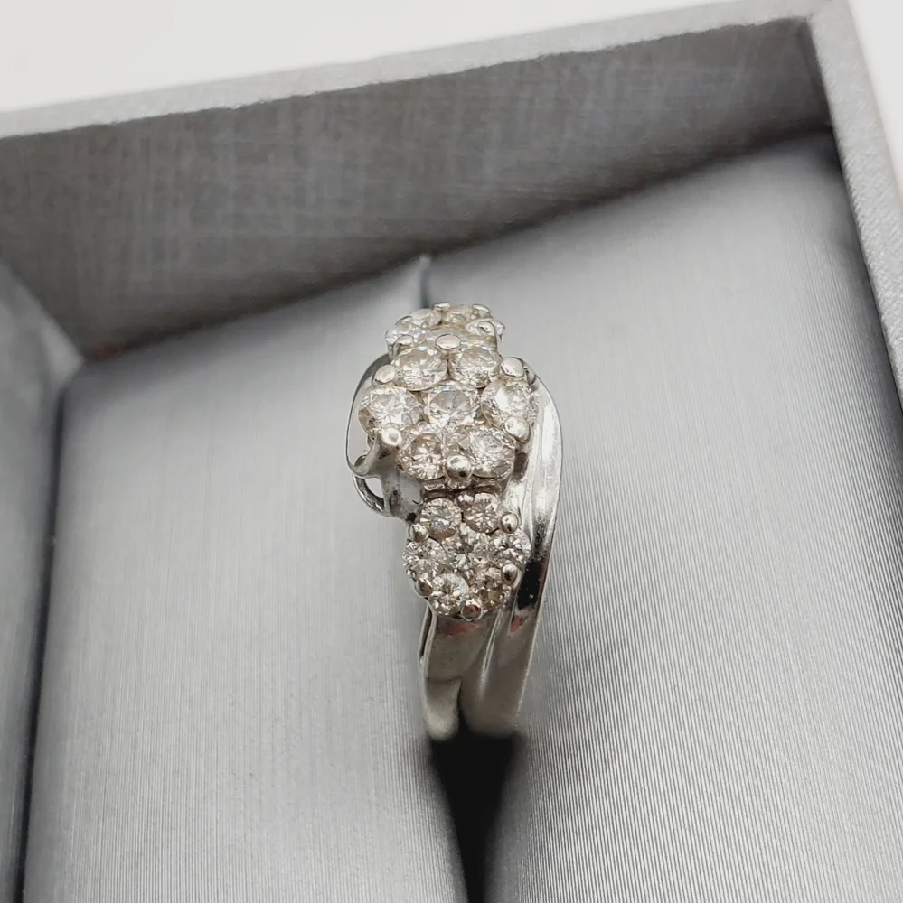 10k Solid White Gold Genuine Round Diamond Triple Flower Ring